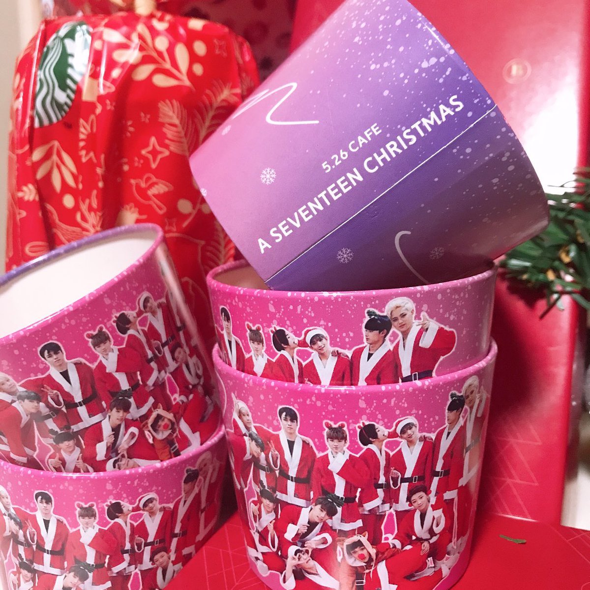 526degrees's tweet photo. Hi everyone! We will be giving out the cup holders at @shuacafesg this weekend! If you would like to take one, do drop by +82 this weekend! 

#526XMAS #1230FORSHUA #SEVENTEEN #세븐틴 https://t.co/IQG6w4IGV3