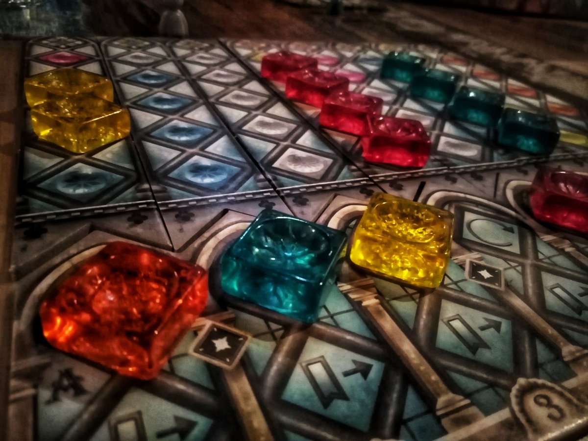 amandafholmes's tweet photo. Stained Glass Azul, that's what was going down tonight. I came woefully last but I'm okay with that because someone has to. Besides I get to play it again and again. #nofearoffailure #learningbydoing #lovedit #notcomparing https://t.co/55Q2DocOXj