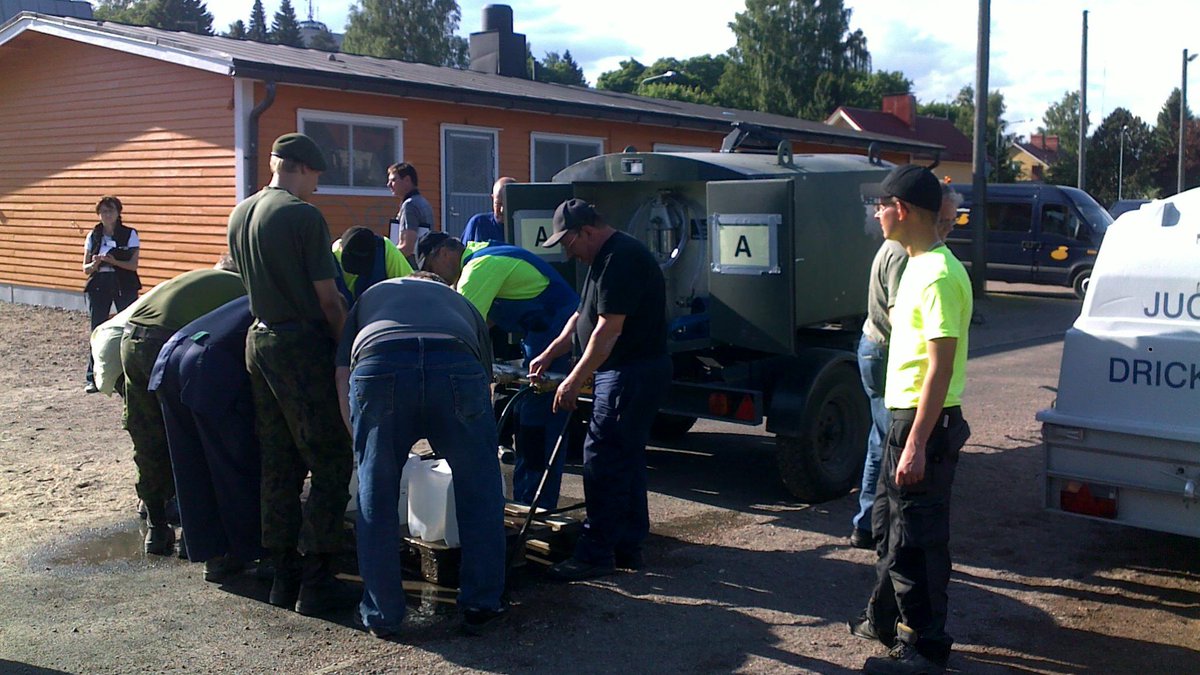 mmm_fi's tweet image. #Vesihuolto #häiriö'istä tehdään 31.5.2019 mennessä #selvitys, jonka tuloksena on määrä syntyä #toimenpidesuosituksia #riski'en vähentämiseksi ja jatkuvuudenhallinnan kehittämiseksi tulevissa häiriötilanteissa.  mmm.fi/artikkeli/-/as… @anttibeli @saarinen_risto #varavedenjakelu