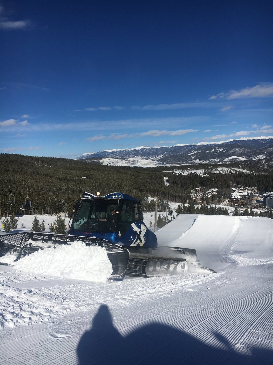 breckenridgemtn's tweet photo. Morning report! Thursday, Dec 27.

❄️  5” last 24hrs
🌨  Daytime snow possible 
⛷  177 Trails
🌲  2700+ acres
🚡  34 Lifts 
📝  https://t.co/88C6X2OE13
🚨  Park Lane is now completely open!
📸  @LeRiethmiller 

#Breck #WinAtWinter #COwx https://t.co/JD3We3iKzO
