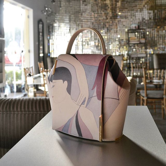 onesixonebag's tweet photo. This weeks are full of party nights. Take your Onesixone handbag everywhere you go ! โจ๐
Gaia Small Youth๐ท https://t.co/Se3RJ5oV4j #Onesixonebag #dinnersoutfit #Luxuryhandbag https://t.co/22Gd7VibwM