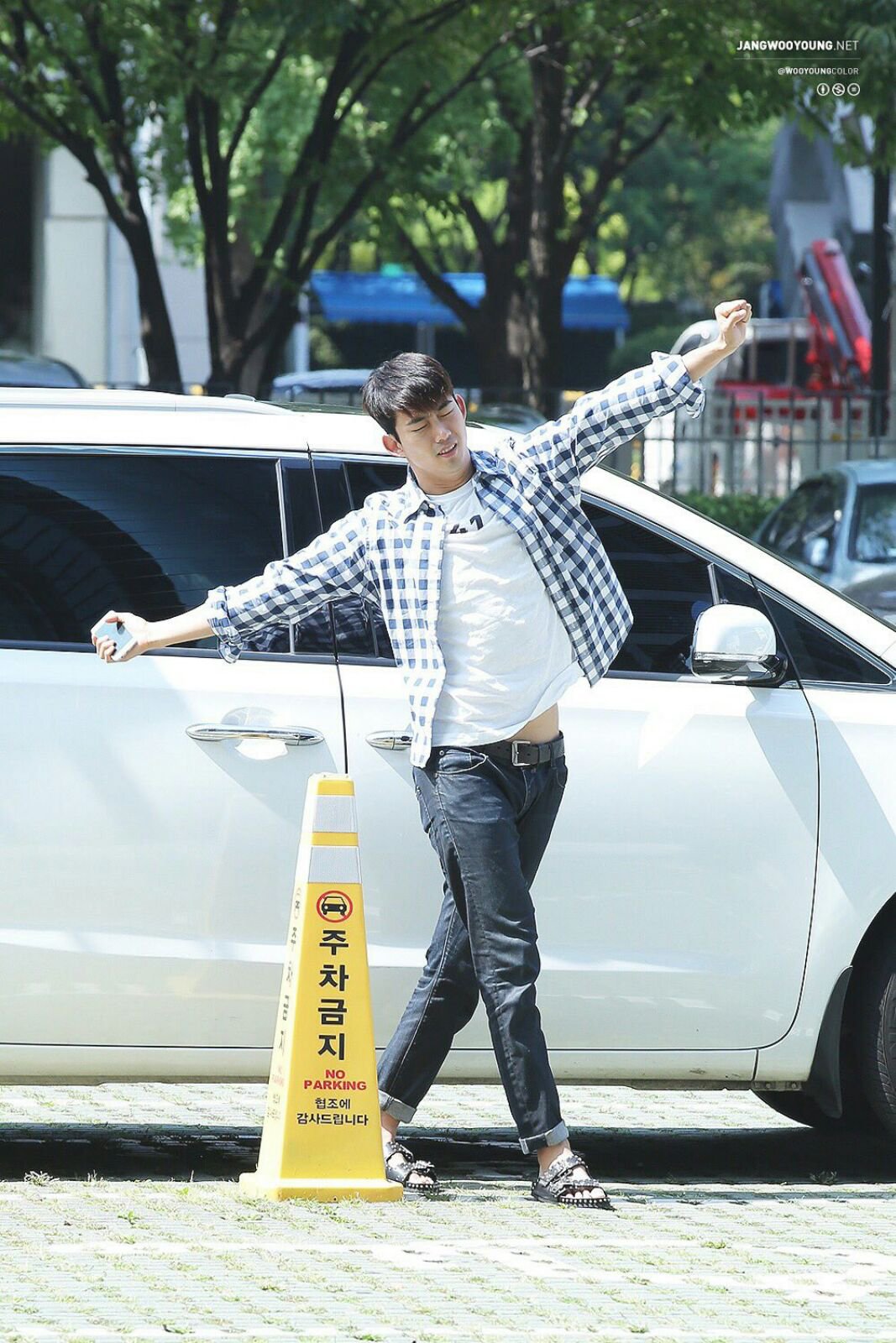 HAPPY BIRTHDAY OK TAECYEON YOU ADORABLE HUMAN BEING 