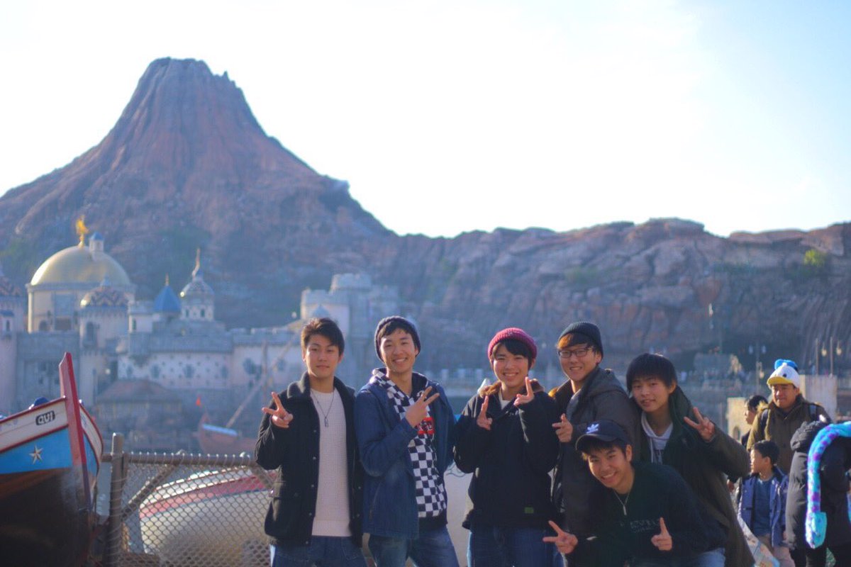 kuya0129's tweet photo. 初めてのディズニーめっちゃ楽しかった😆
今年のクリスマスはバスの中でした🤟 https://t.co/zMpCltyVHK