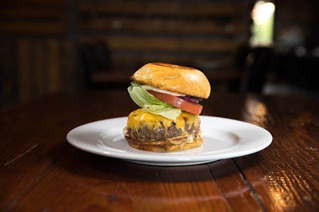 GrayzeOnGrayson's tweet photo. Every day is burger day. π #grayzeoftheday #grayzeitongrayson https://t.co/6mzwGOr9FU