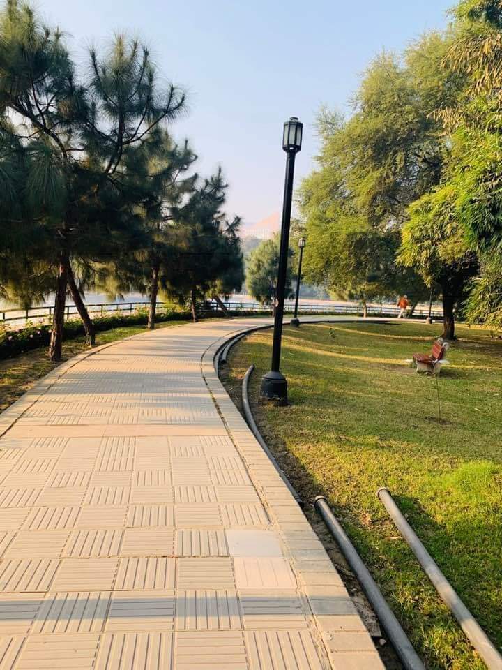 AbbasiSp's tweet photo. ये लंदन या पेरिस या न्यूयॉर्क नहीं हैं।ये लोहिया पार्क है लखनऊ का जिसको @yadavakhilesh Bhaiya  जी ने बनवाया है।
#काम_बोलता_हैं 
@yadavakhilesh @samajwadiparty @ebad_mohd @AbbasAliRushdi @atulpradhansp @dimpleyadav https://t.co/dbEyLJq1Ed