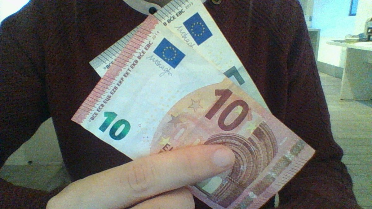 Besoin d'un peu de Cash pour le Weekend ? Gagnez jusqu'à €5 par sondage dès aujourd'hui ! => bit.ly/1T2ETJ8