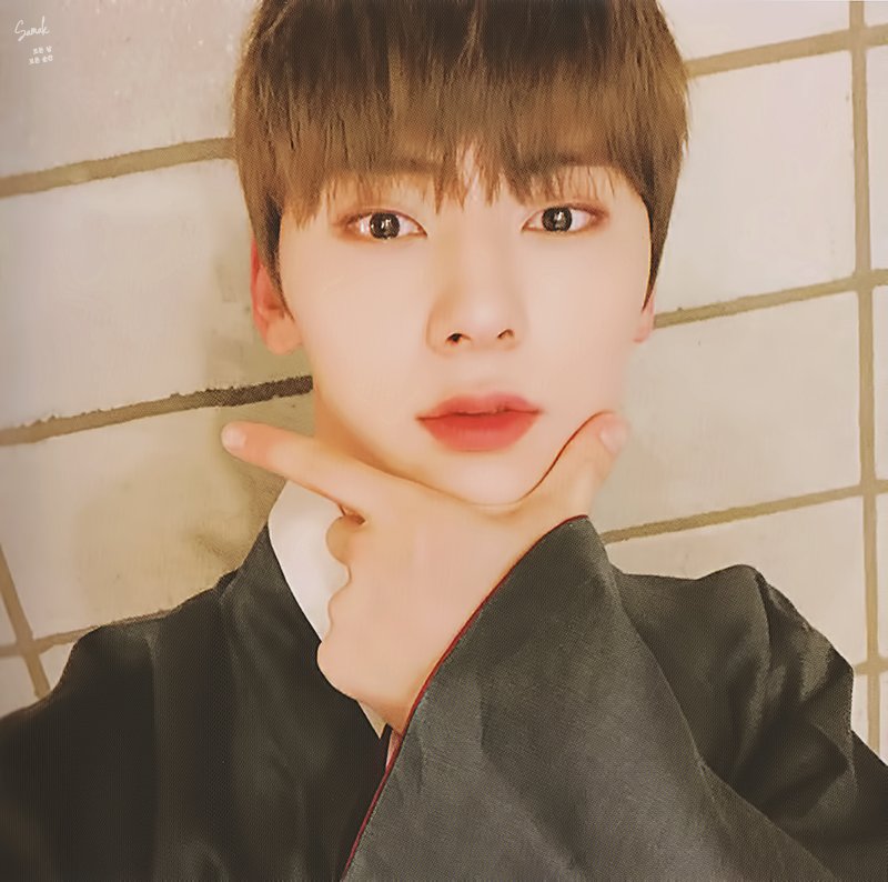 samak0809's tweet photo. [SCAN] 워너원 시즌 그리팅 비하인드북 #황민현

https://t.co/w9booooHdC
https://t.co/TpxZb32dO8
https://t.co/aWW12ABwGz
https://t.co/E1HJ0O0UqC https://t.co/79E10gSwGU