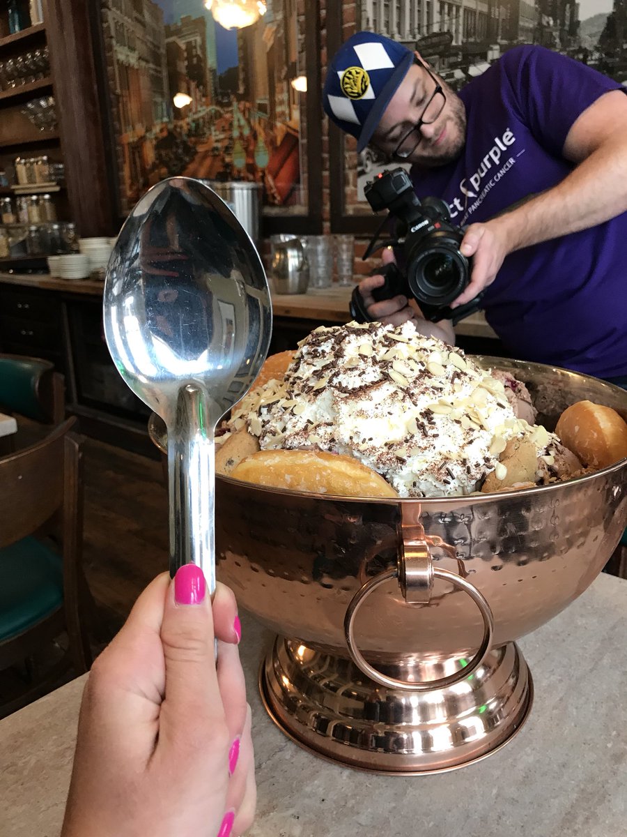 jacbknox's tweet image. Some 2018 #KDUB highlights! 💕 Thanks @KnoxWeekend for an absolute DREAM JOB in the best Scruffy City! 😉