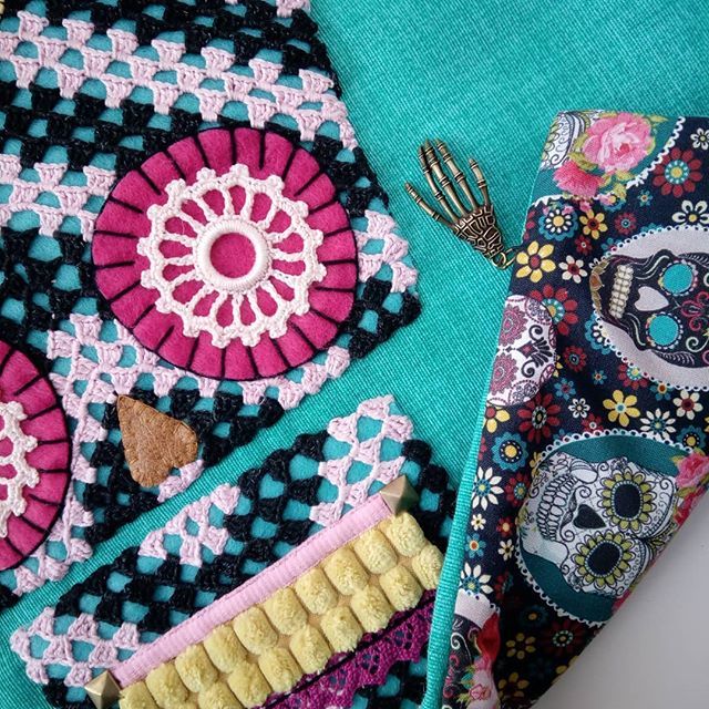 Memoria__Viva's tweet photo. New fabrics now available 💀♥️💀
Link for the shop in bio.
.
.
.
 #kitschy #retro #cushionlove #artextile #cushionpillow #sugarskulls #skulls #skullart #skullwork #crochetcushion #diadelosmuertos #tattoo #loveskulls💀 #mexicanskulls #homedecore #doily #… https://t.co/EXvxm9qq5R https://t.co/AlYtqcJWXU