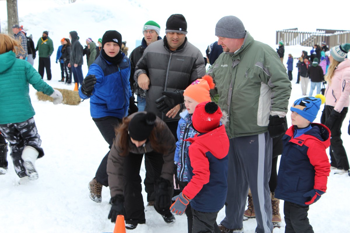 woodlochedge's tweet photo. Some fun in the SNOW this morning as we kick off our Olympics at the Lake Front! Scav rocks the afternoon, and then enjoy our holiday Festival of Lights!! #woodlochwinterfun #holidaybreak #lastdaysof2018 https://t.co/DcS40EiF4M