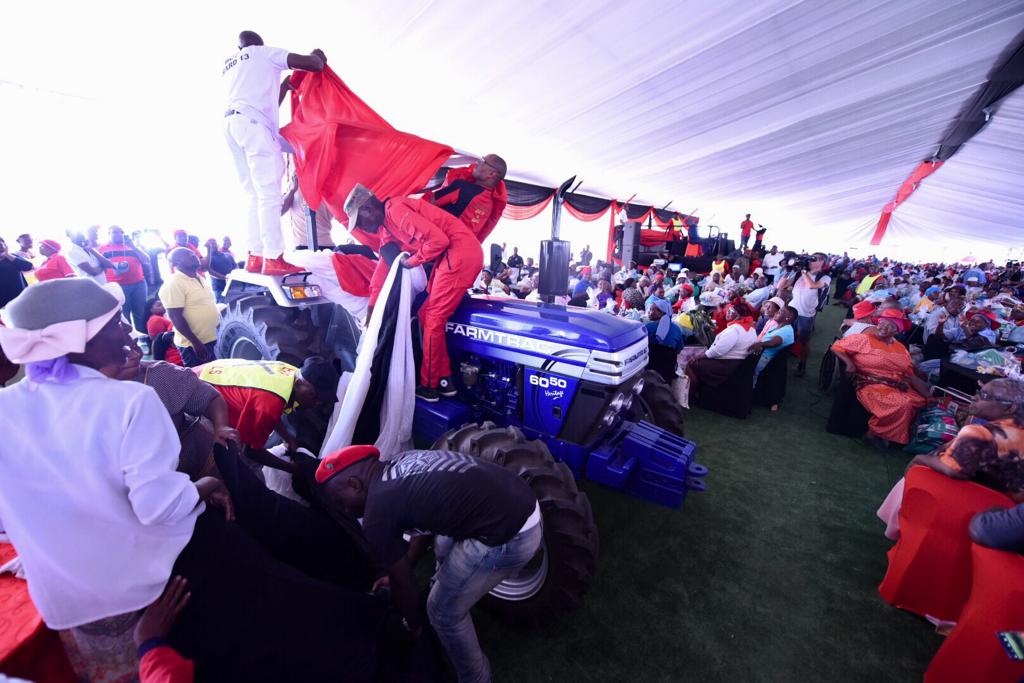 EFFSouthAfrica's tweet photo. CIC @Julius_S_Malema gifted the community of Seshego with a tractor which will make it possible for them to work the land. https://t.co/70w9AEsCk6