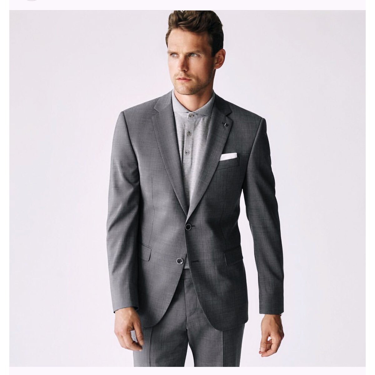 sourcemenswear's tweet photo. A suit is always a good idea @digelofficial
#thesourcemenswear #toronto #digel #menswear #sourcestyle #getitonbayview #menstyle #styleinspiration #wiwt #mensfashion #mode #style #fashion #ootdmen #suitup #suit #tailored #menshirt #pocketsqaure #instafashion
#fitted #menshirt https://t.co/C0f6KR6b22
