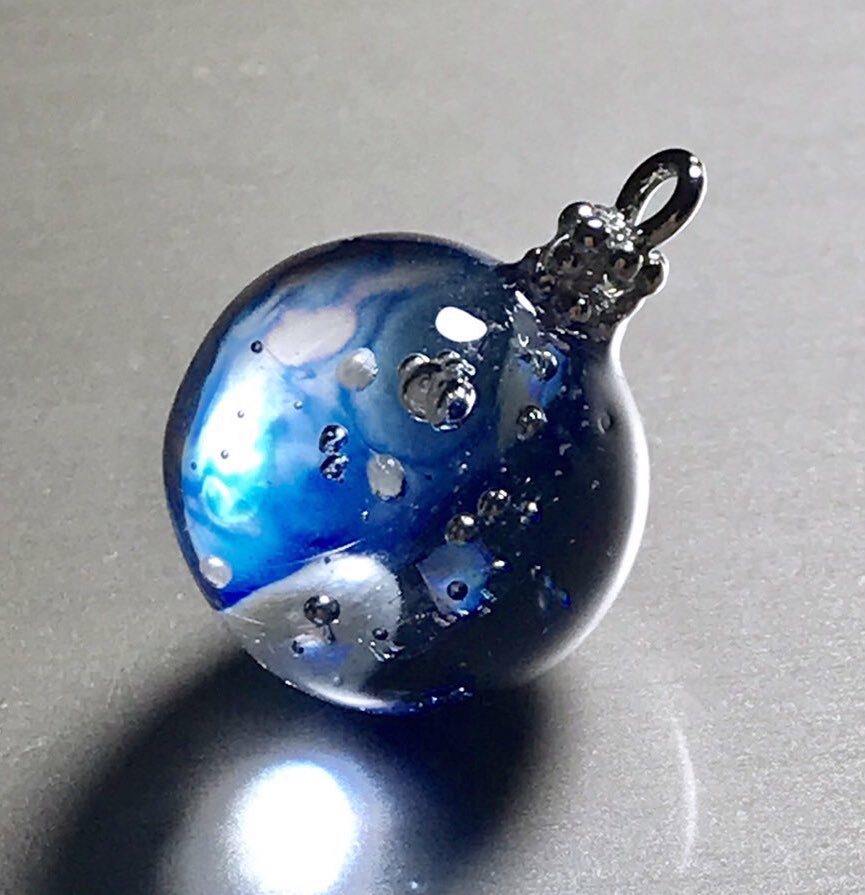 Iori ハンドメイド垢 Ioriレジン 宇宙空間 宇宙 宇宙好き レジン レジンアクセサリー レジンネックレス 宇宙レジン レジンアート レジン作品 球体レジン ハンドメイド ハンドメイドアクセサリー ハンドメイドネックレス ハンドメイド作品