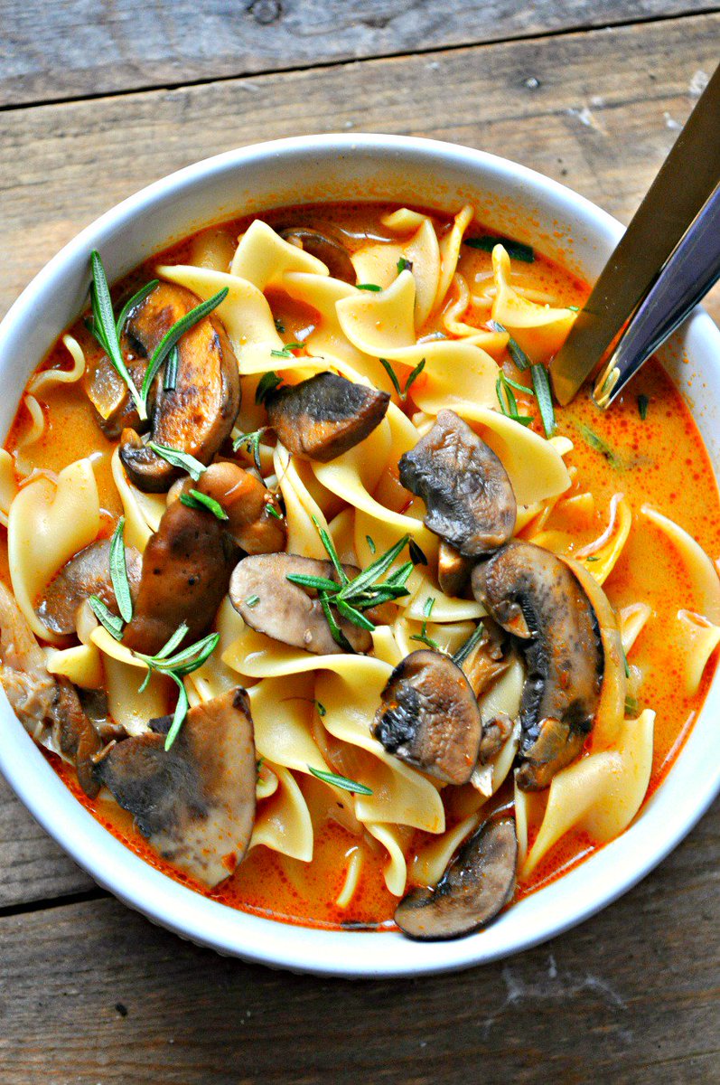 Need something a little bit lighter after your holiday feasts? Try this #vegan Wild Mushroom Stroganoff Soup!❤Hearty, comforting, delicious. RECIPE:
rabbitandwolves.com/vegan-wild-mus…
