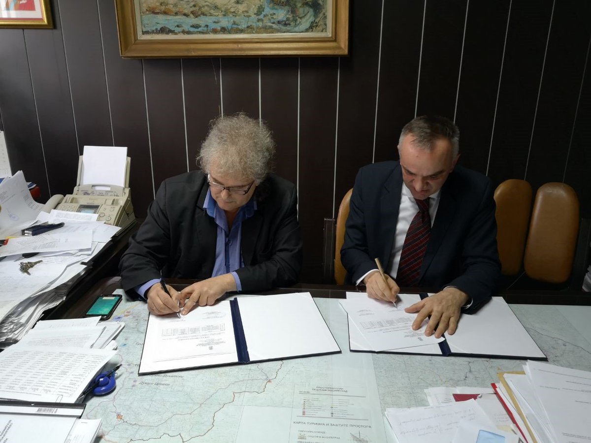 kancelarijaITE's tweet photo. Završili smo uvođenje #eZUP i #eBeba - roditeljski dodatak u sve opštine i gradove u Srbiji, njihove uprave i centre za socijalni rad. Doniranjem računara Trgovištu i Bosilegradu omogućen je isti kvalitet usluga #eUprava u ovim, kao i svim ostalim JLS-ovima. #DigitalizujemoSrbiju https://t.co/1ehVGsybh7