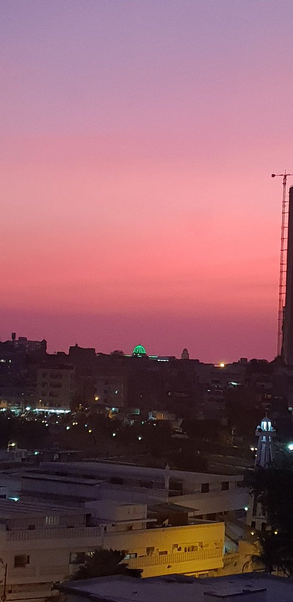 farah_v_'s tweet image. #AbdullahShahGhaziMazar #Karachi #PinkSunsets