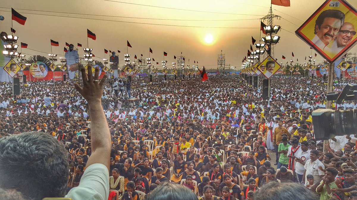 isai_'s tweet photo. தகத்தகாய சூரியன் தளபதி!
எழுந்தால் விழா!
நடந்தால் பேரணி!
நின்றால் பொதுக்கூட்டம்! பேசினால் மாநாடு! @mkstalin #MKStalin https://t.co/cncexUJ7lT