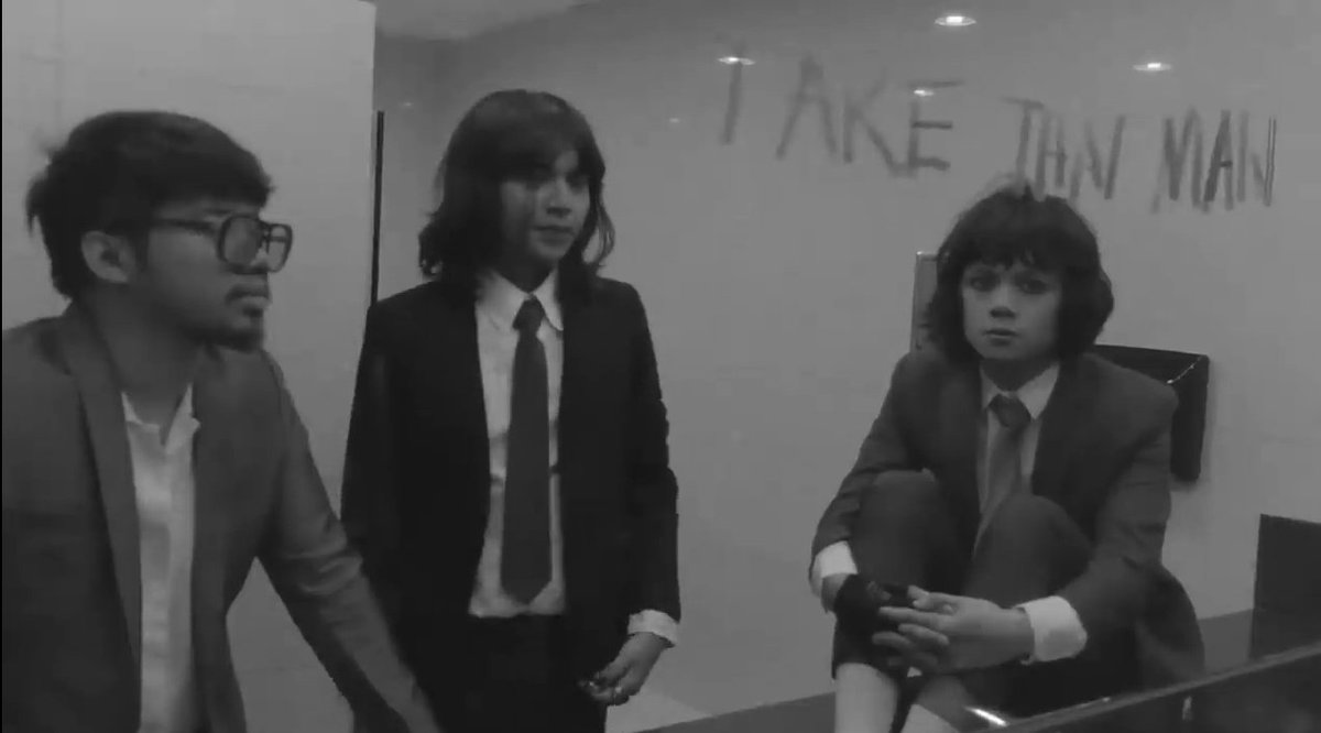 spadesandisco's tweet photo. these three showed us that everything is possible when u believe. marami mang struggles ang dumating sa inyo ngayong taon, tinapos niyo rin ito ng may bagong pabaon sa'min, grabe. EACH OF U REALLY SHINED IN THIS MV ISTG! KEEP ON DOING WHAT U LOVE, KEEP ON MAKING MUSIC @IVOFSPADES https://t.co/F4dZYdSotu