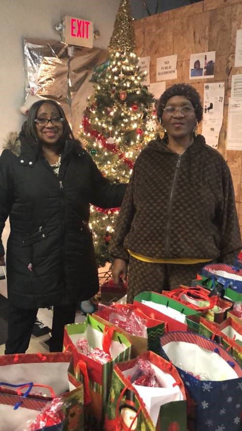 jagindiana's tweet photo. The #JAGFamily at Roosevelt High School have a service learning group called the JAG SWAG (Students With Amazing Goals). This Christmas, they used fundraiser money to create present bags for local needy men at Brother's Keeper in Gary! #JAGIndiana #JAGAdvantage https://t.co/zKGbx66xTM