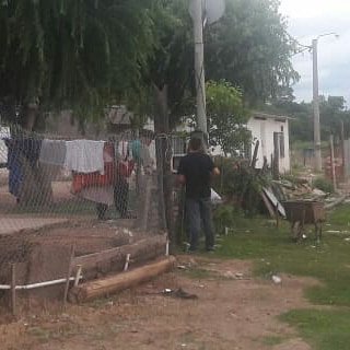 de_fighiera's tweet photo. 🔸Esta mañana, autoridades comunales y personal del Área de Desarrollo Social recorrieron el barrio de La Costa entregando bolsones navideños a las familias.

#gestionRODIstangoni #Fighieraenmovimiento #gestionStangoni https://t.co/qvJ7QLSE3V
