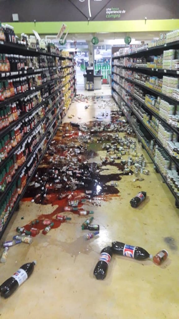 RayliLujan's tweet photo. Más imágenes de daños estructurales en San Diego y Naguanagua luego del temblor de 4.9 y las más de 18 réplicas que contabiliza Funvisis en Valencia. Reportan fallas en el servicio eléctrico, internet y telefonía | Fotos cortesía https://t.co/OcpRiWRl6f