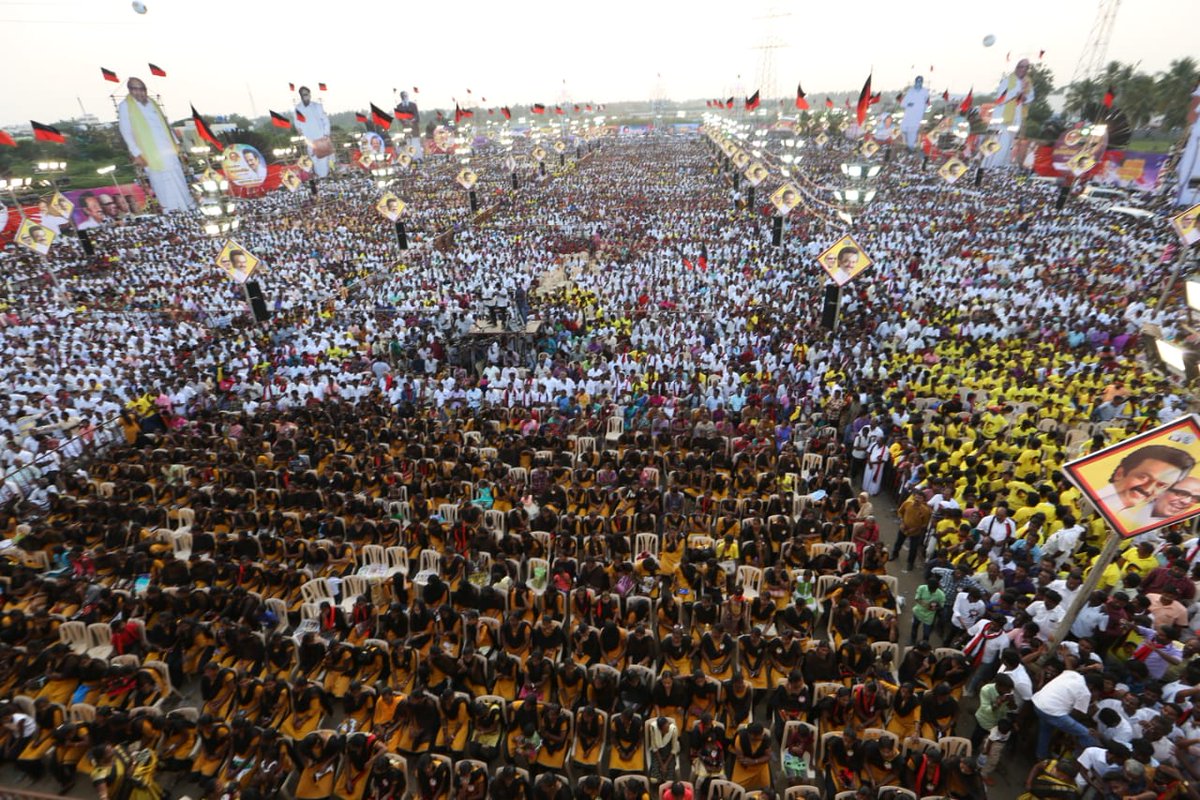 DMK4TN's tweet photo. கழக தலைவர் @mkstalin
அவர்கள் முன்னிலையில் 30 ஆயிரத்து 425 பேர் மாற்றுக் கட்சிகளில் இருந்து விலகி திரு. @SenthilbalajiV தலைமையில் திமுகவில் இணைந்தனர்.

கரூரில் நடைபெற்ற இந்த மாபெரும் விழா மற்றும் பொதுக்கூட்டத்தில் லட்சக்கணக்கானோர் திரண்டனர். https://t.co/0uiHAJ93Kg