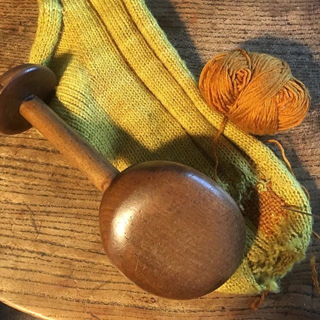 probablyjane's tweet photo. My sister knew how pleased I would be with this beautiful vintage farming tool. Such a wonderful tactile object complete with needle marks from farmers who have come before me. #makedoandmend #darningsocks #sockdarning https://t.co/FxlaFvXWzp https://t.co/fFccoB7KvF