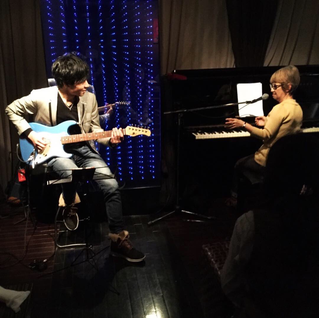 Yuma Hara Duo With Chie Ayado Last Night 昨夜は久々に綾戸智恵さんとデュオ そして客席には ドラマ大恋愛にも出演されていた女優 夏樹陽子 さんが 演奏を気に入っていただき終演後は僕のアルバムを購入してくださいました 夏樹さんとの車トークも Yuma Hara Duo With Chie Ayado Last Night 昨夜は久々に綾戸智恵さんとデュオ そして客席には ドラマ大恋愛にも出演されていた女優 夏樹陽子 さんが 演奏を気に入っていただき終演後は僕のアルバムを購入してくださいました 夏樹さんとの車トークも