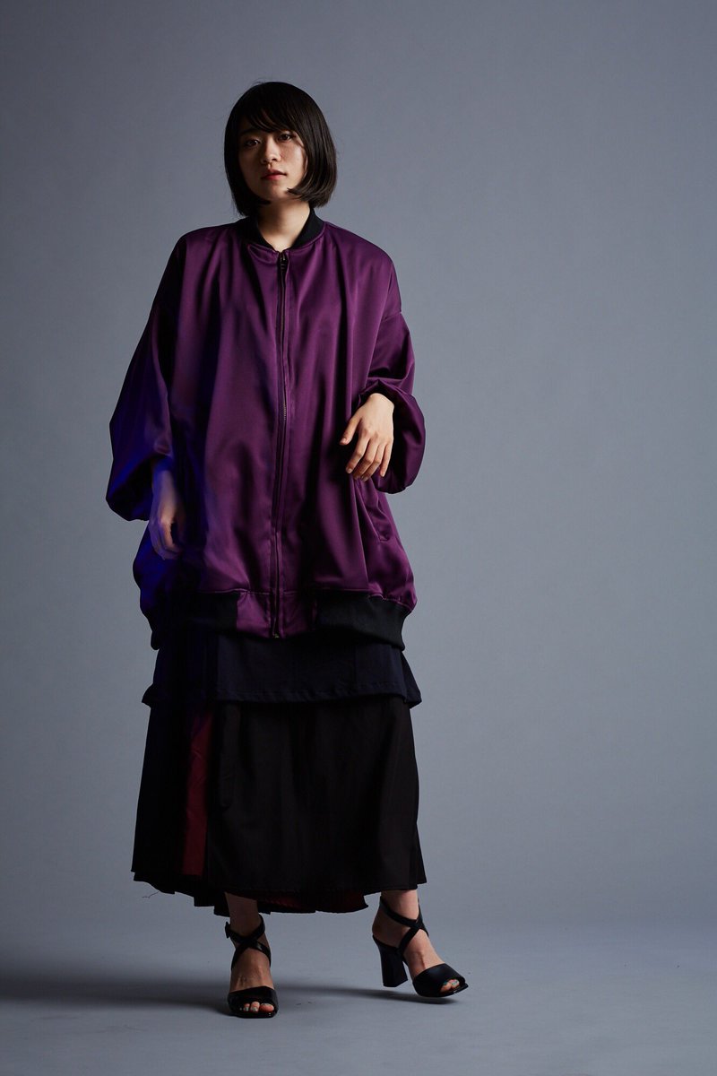 some0658's tweet photo. 【 お寝坊サンタのプレゼント企画 】

〔 neon noise light ブルゾン 〕を各一名様へ。
応募方法 → follow＆RT
〆切 → 12/31

「Online受注会」
【0658. https://t.co/k4IToL9AZ9】 https://t.co/RTYQDGzXuv