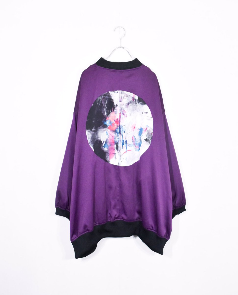 some0658's tweet photo. 【 お寝坊サンタのプレゼント企画 】

〔 neon noise light ブルゾン 〕を各一名様へ。
応募方法 → follow＆RT
〆切 → 12/31

「Online受注会」
【0658. https://t.co/k4IToL9AZ9】 https://t.co/RTYQDGzXuv