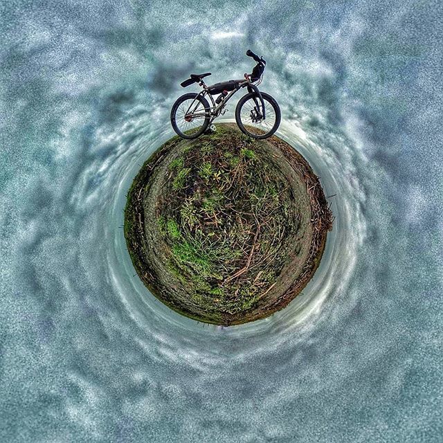 JohnClimber's tweet photo. Today's ride "away in my own little world"
#traversbikes #laufforks #TraversFrames #laufcycling #wildcatgear #29plus #29erplus #titanium #keeppeddling #tilushness #cycling #Brooks #brooksengland #spurcycle #mountainbike #mtb #ridewithaview #outsideisfr… https://t.co/uCbkGkwlRO https://t.co/maRvZdwoPA