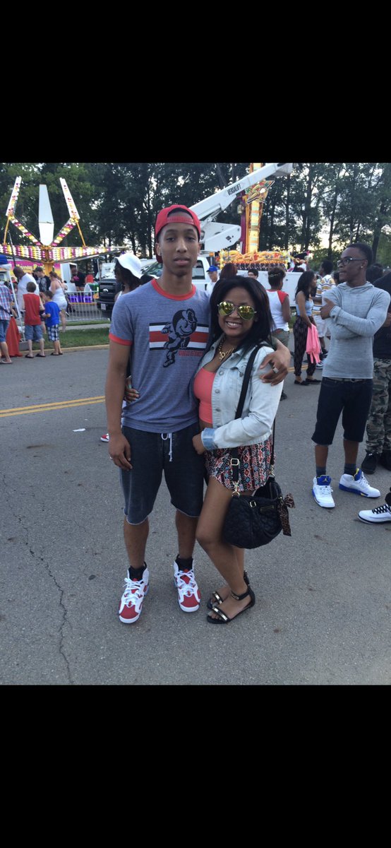 Pretty__killa's tweet photo. This one hurt me fr 💔 You were my 1st best friend , we literally used to sit on ft everyday talking about nothing 😢 you called me a couple weeks ago and we just sat otp and talked about everything just catching up and now I’m saying Rest In Peace to you this just don’t seem https://t.co/wT1hQ2D5Ll