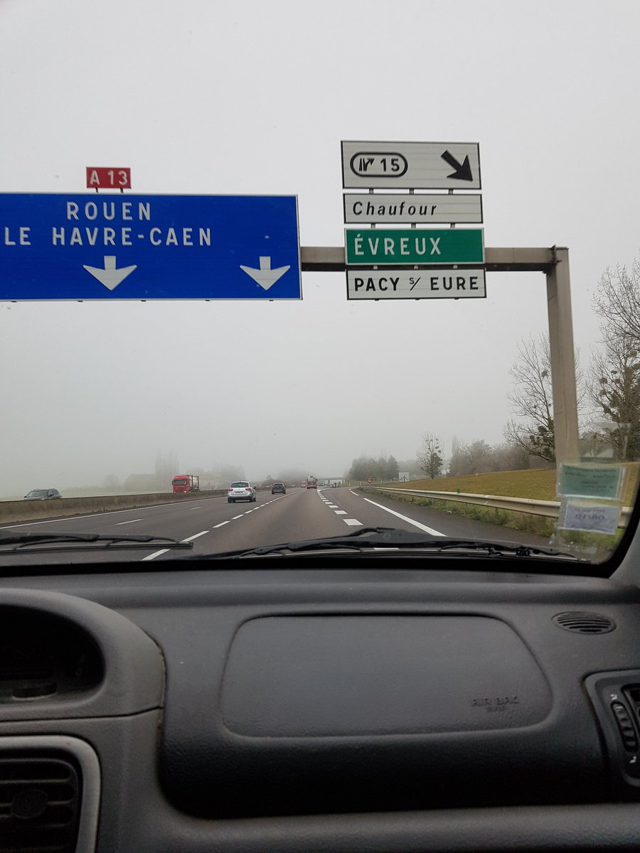 bidauxclaudine's tweet image. #autoroutes 
#rentrer 
#Brouillard retour à la maison 
#Normandie 😉
