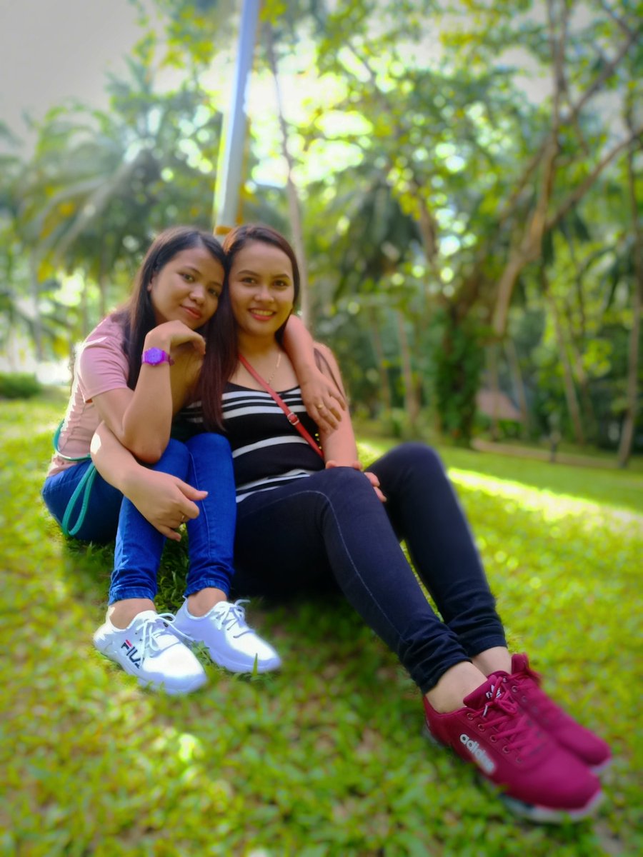 ellemichyyy's tweet photo. #Friendsdate👭👭 https://t.co/z9vVhUFRNb