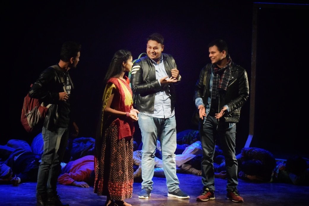 gurjeet_pathak's tweet photo. @AsmitaTheatre performed back to back 3 stage plays on 3 consecutive days, Directed by @ArvindGaur sir. Asmita theatre's winter festival is going on. Must come and watch our forthcoming plays. https://t.co/uCepbjI7EX
