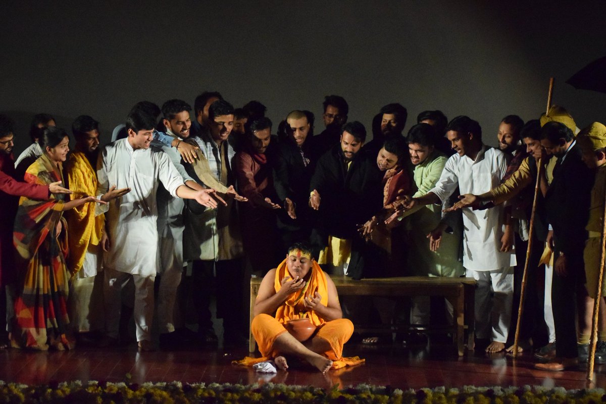gurjeet_pathak's tweet photo. @AsmitaTheatre performed back to back 3 stage plays on 3 consecutive days, Directed by @ArvindGaur sir. Asmita theatre's winter festival is going on. Must come and watch our forthcoming plays. https://t.co/uCepbjI7EX