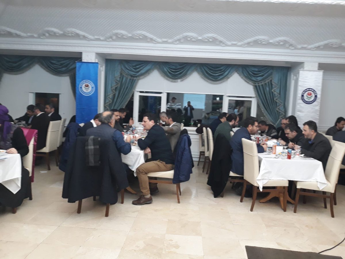 Eğitim Bir Sen Beykoz temsilciliği olarak kurumlarımızda bizleri başarılı bir şekilde temsil eden işyeri temsilcilerimiz ile toplantıda bir araya geldik. Toplantıda şube başkanımız Erol Ermiş gündemdeki konular ile alakalı coşkulu bir konuşma gerçekleştirdi.