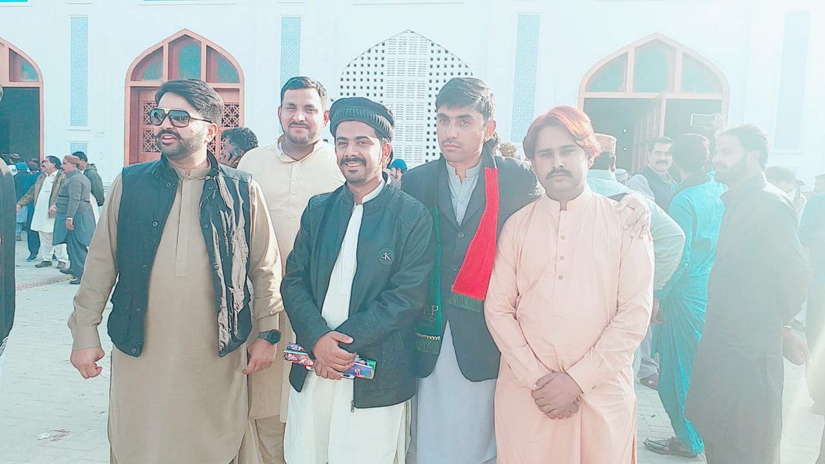 HumairIqbal1's tweet photo. Inimitable glimpses of PPP Thatta info sec Syed Mehmood Shah at Garhi Khuda Bux regarding 11th Martyrdom Anniversary of SMBB in Larkana.

@BBhuttoZardari @BakhtawarBZ @MacMehmoodshah https://t.co/7yPzi8NGjX