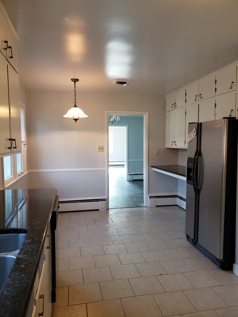 YorkH_G's tweet photo. Available NOW in Carlisle, PA: Newly renovated 4 bedroom/ 2 bath brick rancher for rent! Features include: a modern eat-in kitchen with stainless steel appliances and granite counter-tops, 2 car garage, and MORE. Call today. https://t.co/eS0J5Qof30 https://t.co/TkTHxwyqFR