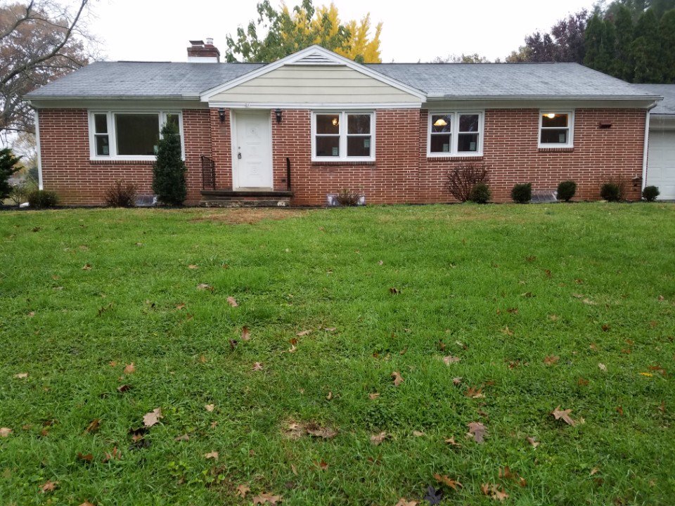 YorkH_G's tweet photo. Available NOW in Carlisle, PA: Newly renovated 4 bedroom/ 2 bath brick rancher for rent! Features include: a modern eat-in kitchen with stainless steel appliances and granite counter-tops, 2 car garage, and MORE. Call today. https://t.co/eS0J5Qof30 https://t.co/TkTHxwyqFR