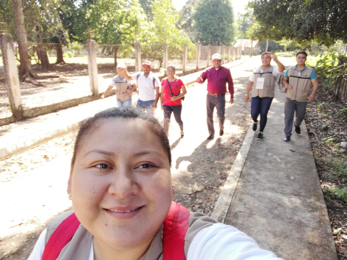 sdntabasco's tweet photo. En #Tabasco los #ServidoresDeLaNación cumplen  con el objetivo de visitar casa por casa a la población para inscribirla en los programas sociales prioritarios del @GobiernoMX @lopezobrador_ @adan_augusto @cmmerino #EmilianoZapata #CuartaTransformacion #CensoParaElBienestar https://t.co/LxwT2mBJJl