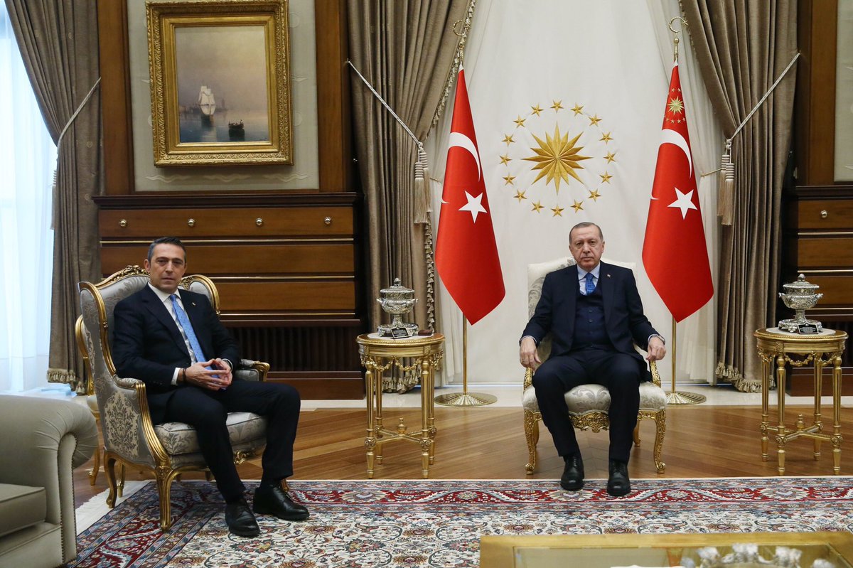 Cumhurbaşkanı Recep Tayyip Erdoğan, Fenerbahçe Spor Kulübü Başkanı Ali Koç’u Cumhurbaşkanlığı Sarayı’nda kabul etti.