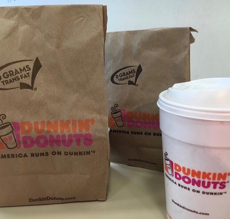 999thebuzz's tweet photo. While you’re returning that lame gift from cousin so-and-so, stay happy with an all day deal (Dunkin’GO2s) ✌🏻for $5 bacon, egg, and cheese sandwiches! @DunkinVermont @dunkindonuts @powers802 #DUNKINGO2S #yourmorningbuzz #DunkinRun #buzzland #Sponsored https://t.co/dtXDE3IST7