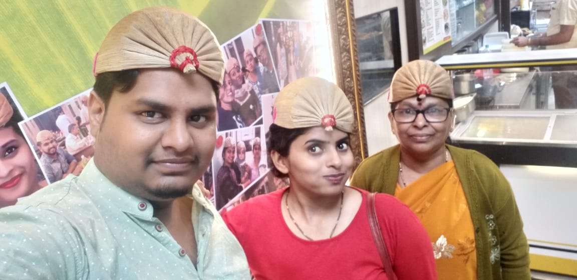 nandinigowdakl's tweet photo. #DinnerTime🍽🥣🍧
#FunPose😉🙂😋
#Atthemma💞💞💕
@appuakarsh https://t.co/Qh9JEKG6Vq