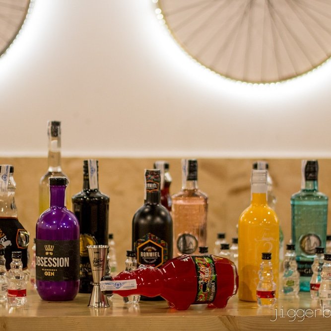 jiggerbartender's tweet photo. Jiggerbartenders con @GinPuertoIndias &amp; @BeremotVodka https://t.co/2OmvOdGPin