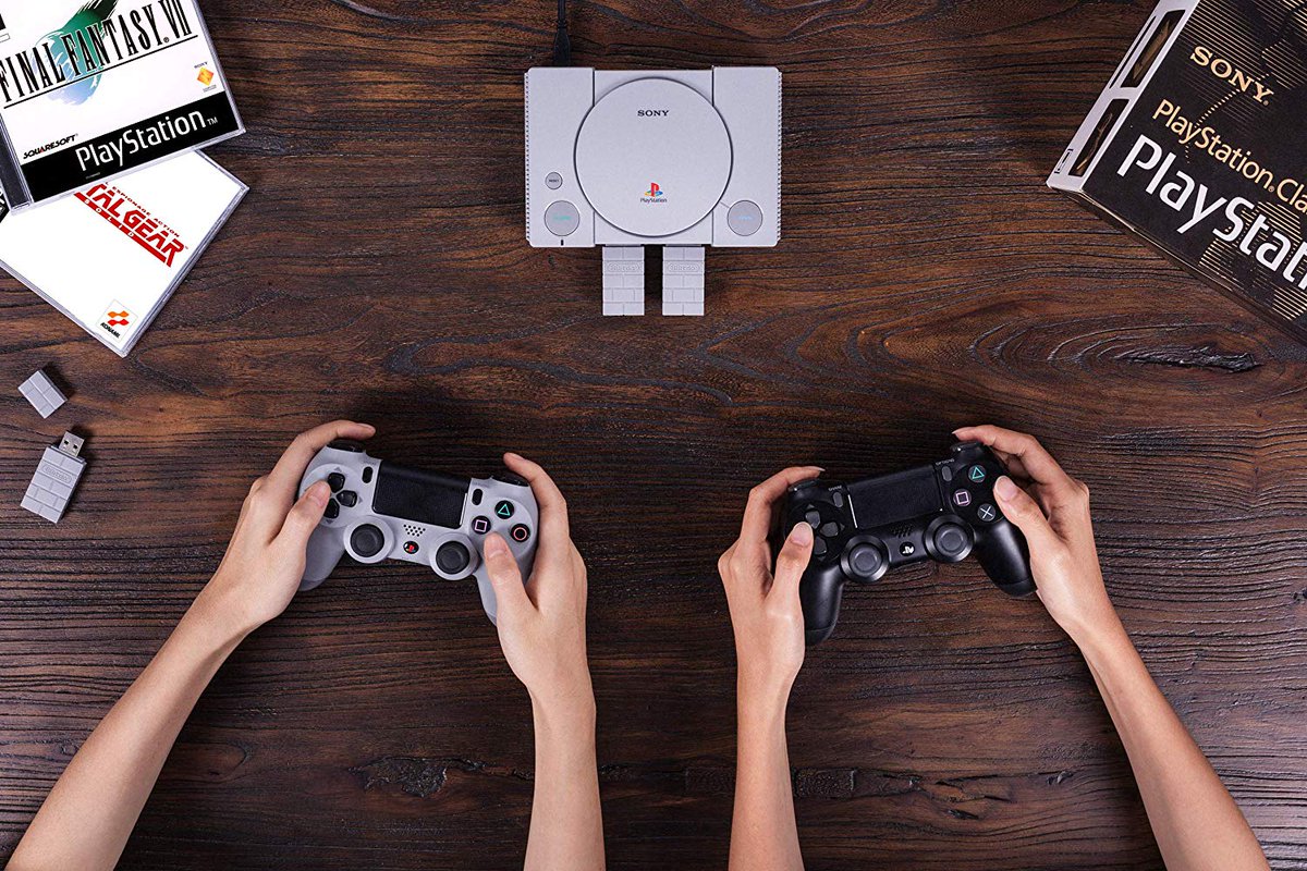 FanCPlayStation's tweet image. @8BitDo_FR Propose un #accessoire pour Utiliser vos #manettes de #PS4 sur vôtre #PlayStationClassic . Disponible ICI:
👉 amzn.to/2Sn7Bc1

#Amazon #PlayStation #PSMini @8BitDo