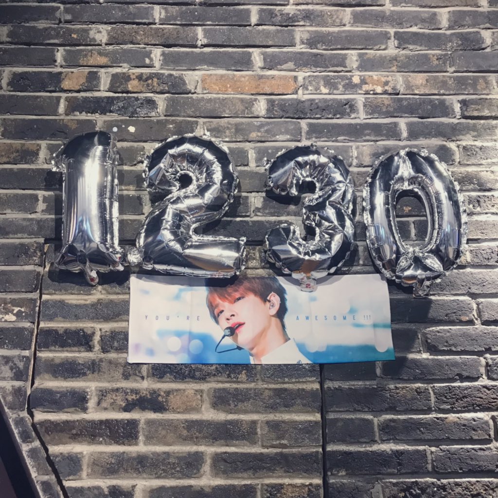 anyfutureforji's tweet photo. Yayy thanks to @shuappyday and @EFFLORESCENCEJS for organising the cafe events for Joshua’s birthday!! Had to buy and drink two drinks in a day 💸 but had lots of fun nonetheless!! And thank you to those who gave out pretty fansupports!!
#EFFLORESCENCEJS
#1230SHUAPPYDAY https://t.co/vs1ZsrbMpH