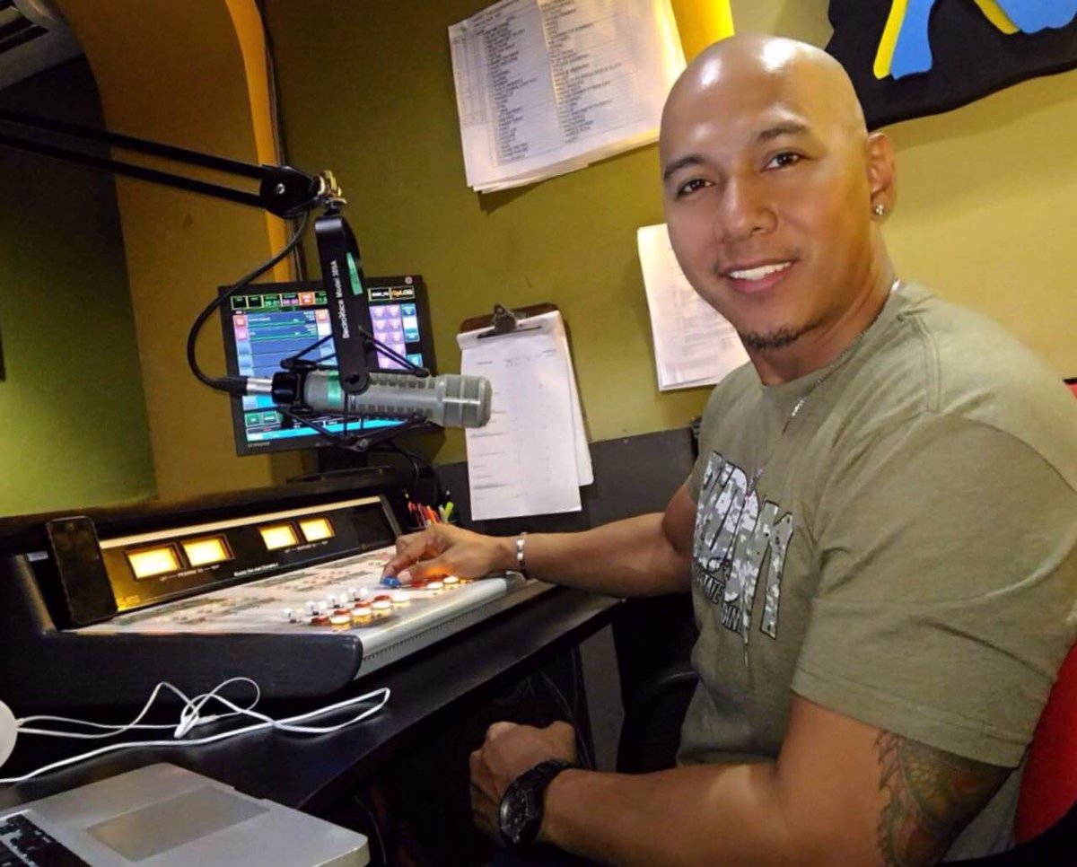 RX931's tweet photo. #Latenitetunes
#newmusic
#songsthatarefire
#thehottestsongsof2018
played by DJ Tom until 2am!
got some requests? post it now! #iamaMonster
#LateniteLuvQ hotline is 6319339
for your #LuvQuestions!
#TipOfTheTom is our latenite segment, your guide to become a better luver! https://t.co/xSPvQz6RRb