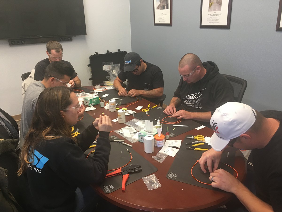 TheFiberSchool's tweet photo. Photos from our recent on-site training in California. Had some quick learners in this class. Great work and congratulations to our newest TFS Certified Installers! #fiberoptictraining #fibertechnicians #fusionsplicing https://t.co/DW8OEDeTy4