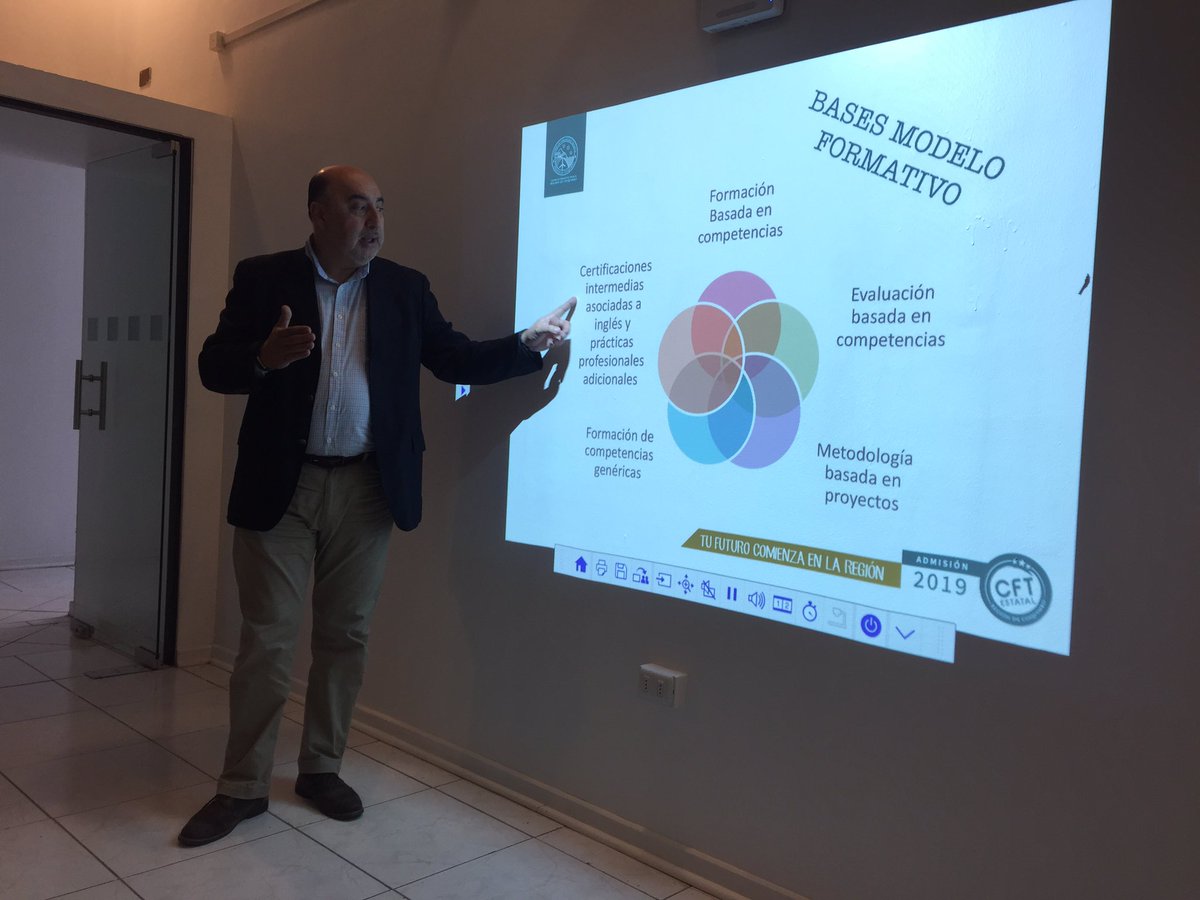 Antes de finalizar el año el Rector Manuel Farías y el equipo académico del CFT compartieron un desayuno con periodistas y profesionales de medios de comunicación de #Ovalle para hacer un balance del proceso admisión y desearles un feliz 2019! #CFTestatal #EducarParaTransformar